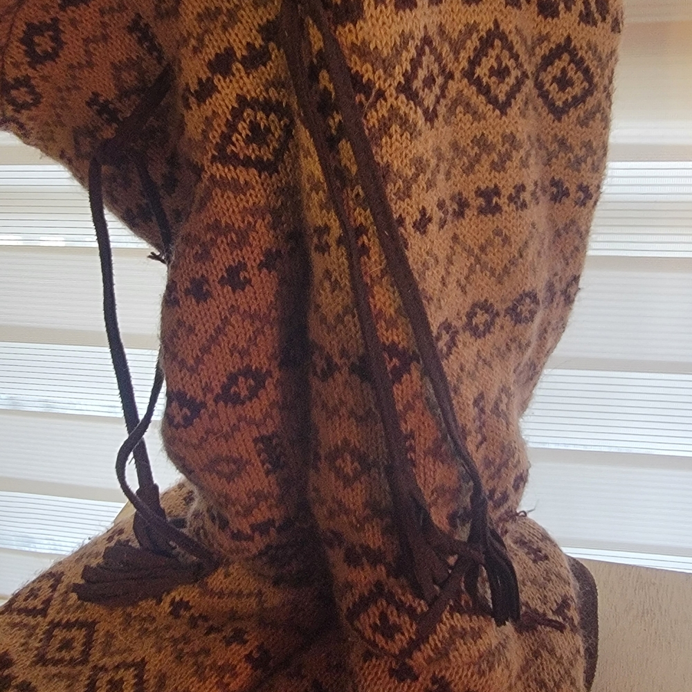 Cozy Brown Patterned Women's Boots - Picture 10 of 12